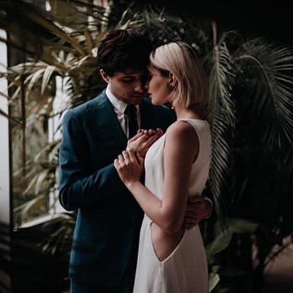 ?Vegetal Wedding?

Notre sublime 
Mariage végétal publié sur @lamarieeauxpiedsnus ✨
.
Photo @freyia.photography 
Décoration @wedding_by_natacha_m 
Modèle Eve et Florian @evecoq 
Robe @carolinequesnel 
Costume @blandindelloye 
Bijoux @polazag 
Cravate @ikonizaboy 
Papeterie @atelier_preszburger 
Make Up et hair By me With 
@zaomakeup_official .
.
.
#wedding #vegetale #weddingvegetal #love #bride #groms #greenmakeupartist #greenhair #photography #photographer #tours #loireetcher #weddingdress #espacenobuyoshi #makeup #hair #costume #venue #mariagetropical #frenchwedding #inspiration #weddinginspiration #sinspirersemarier #mariagenature #mariageboheme