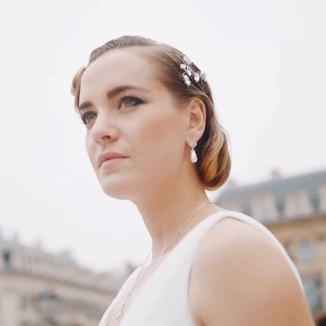 ✨Coming Soon✨

Un lieu magnifique et une belle équipe à découvrir très bientôt✨
Une thème inspiré des années 50?
.
Weeding Planner et organisation @fabienne_calvo_events 
Photo @julienmaria.fr 
Vidéo @rougewedding 
Hair @claire.baudry.hair 
Robe @atelieremelia 
Fleurs @laserredewissous
Chaussures @maleficshoes 
Bijoux @atelier_sarah_aime 
Modèle Charlotte Virginie Romane Clémence 
@zaomakeup_official .
.
#photography #photographer #picture #wedding #weddingdress #makeup #hair #makeupartist #blackandwhitephotography #annee50 #paris #parisienne #bijoux #crueltyfreemakeupartist #veganmakeup #zao #zaomakeup #bio #naturalmakeup