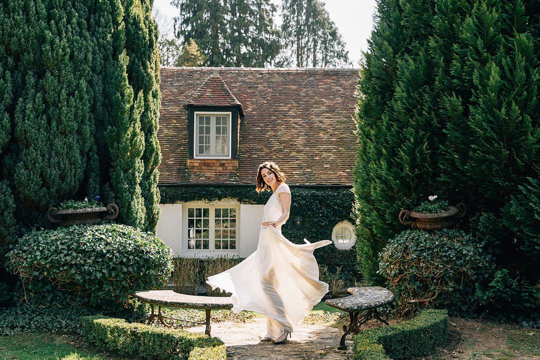 ✨Mineral✨

La douceur d’un samedi de mariage ensoleillé ☀️ Wedding planner @pepswedding 
Photographe @pierreatelier 
Robe @mathildemariecreatrice 
Accessoire @lescouronnesdevictoire 
Fleurs @pampa 
Décorations @les_mignonneries 
Papeterie @_laurapjl 
Mobilier @bigdaybazaar 
Gâteau @amandine_maispastarte 
Lieu @lacatrache 
Modele @aurelie_combe 
MUAH by Me ?
#wedding #weddingplanner #weddingday #mariage #weddingdress #frenchwedding #weddingphotography #weddingphotographer #photographer #bride #bridetobe #mua #muah #flowers #frenchwedding #nature #garden